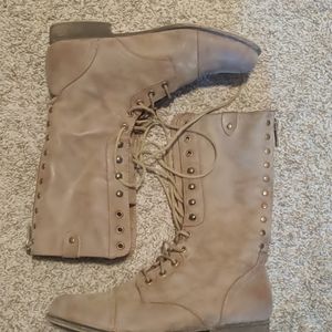 Midcalf lace up boots